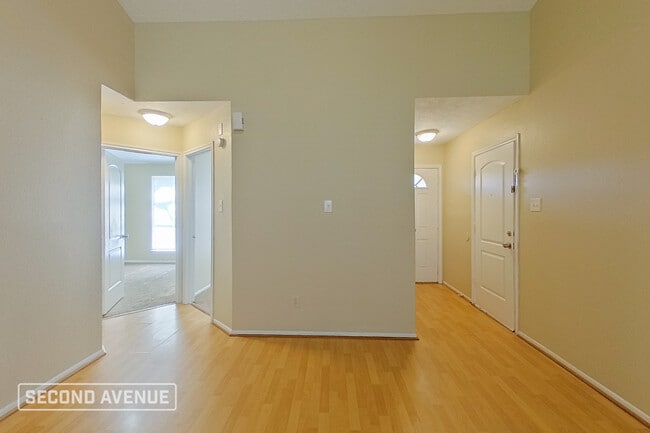 Foto del edificio - 10803 Thorncliff Dr