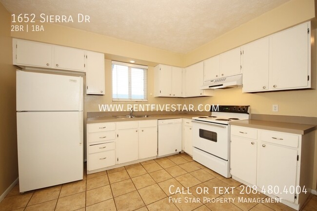 Foto del edificio - 2 Bedroom 1 Bathroom Apartment in Great Ne...