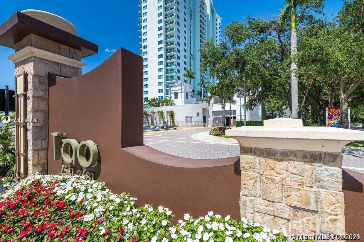 Foto principal - 2681 N Flamingo Rd
