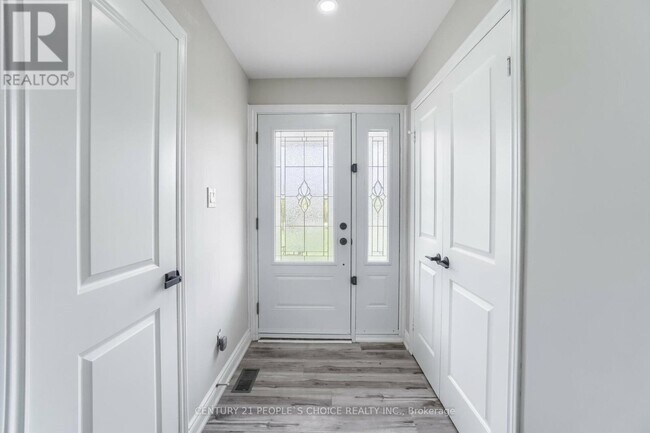 Photo du bâtiment - 643 S Townline Rd
