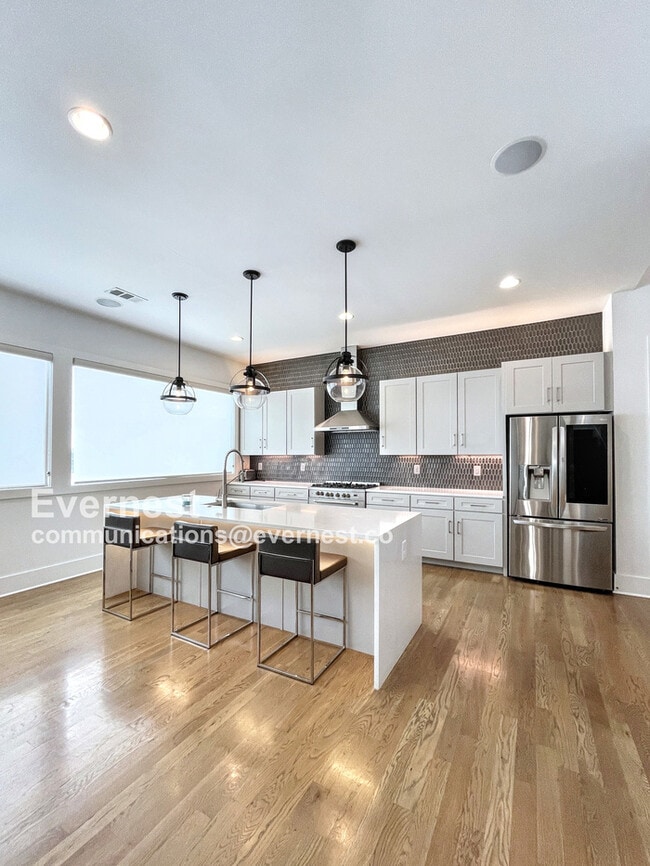 Foto del edificio - 118A Fern Ave