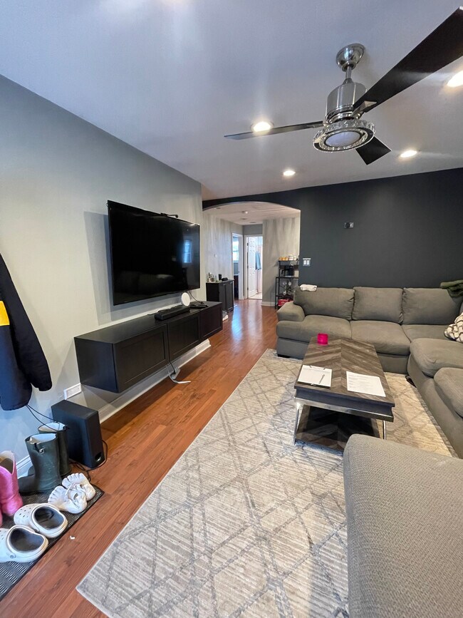 Building Photo - 16404 Craig Dr