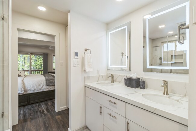 Foto del edificio - 989 Tahoe Blvd