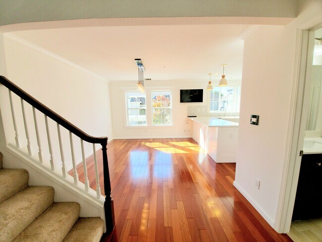 Building Photo - 1052 Hull Ln