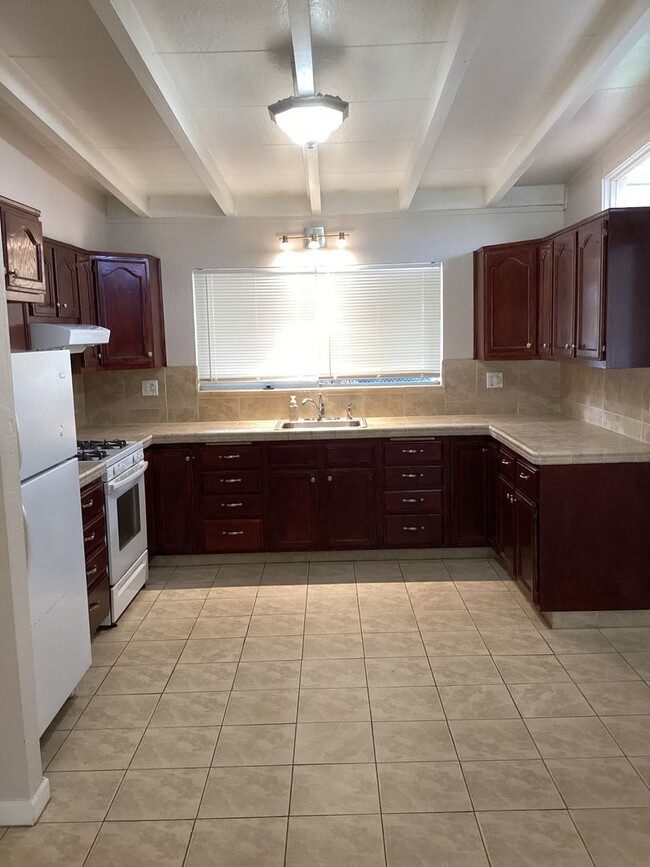 Foto del edificio - 3 Bedroom 1 Bath Single Family in West Sac...