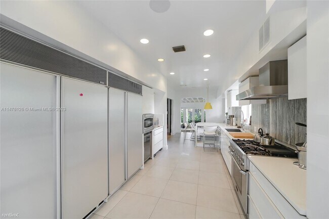 Foto del edificio - 4 br, 3 bath House - 1250 101st St