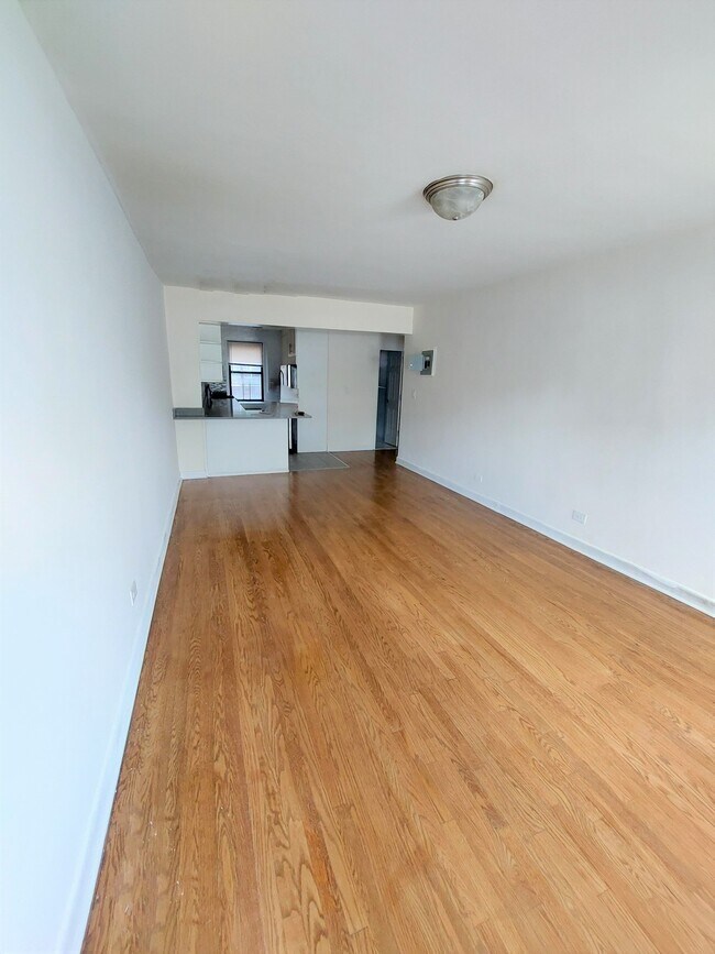 97 Queens Blvd Unit 210, Queens, NY 11374 Room for Rent in Queens, NY