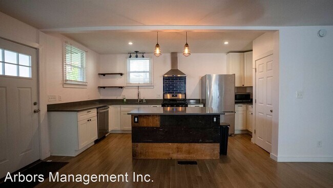 Building Photo - 3 br, 2 bath House - 850 7th Avenue