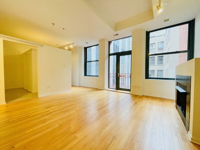 Foto del edificio - 208 W Washington St