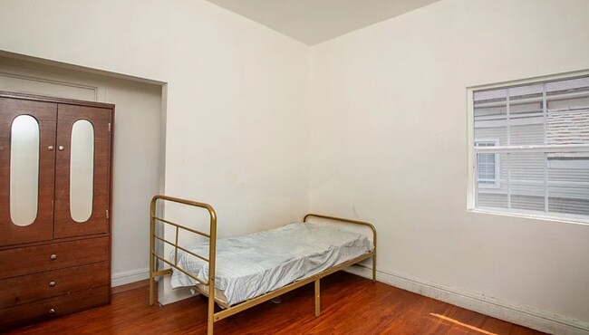 Foto del edificio - 1522 W 29th St