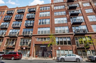 Building Photo - 1500 W Monroe St