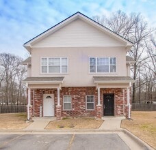 Building Photo - 1208 Sadie Dr