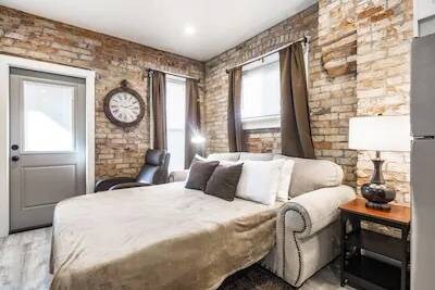 Primary Photo - 315w Pierpont Ave