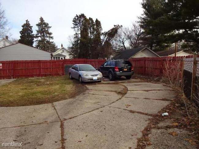 Building Photo - 1222 Jackson St