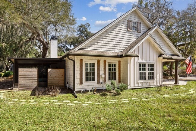 Building Photo - Furnished Coastal Home with Pool – South End of Amelia Island