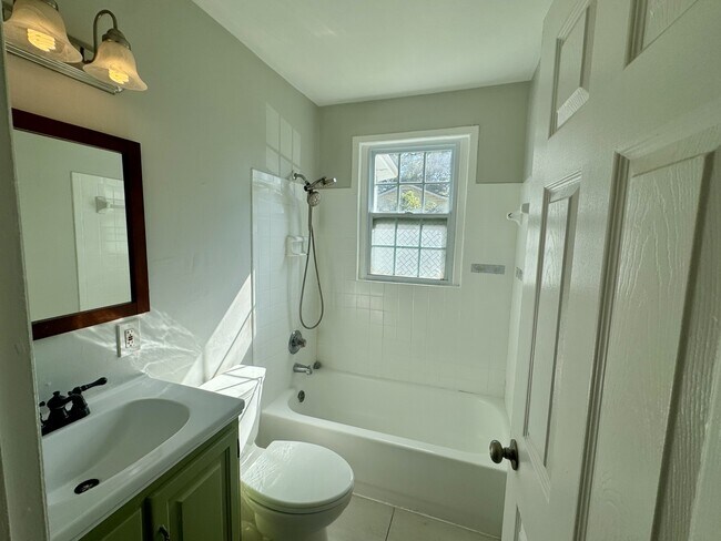 Building Photo - 4820 Headley Terrace