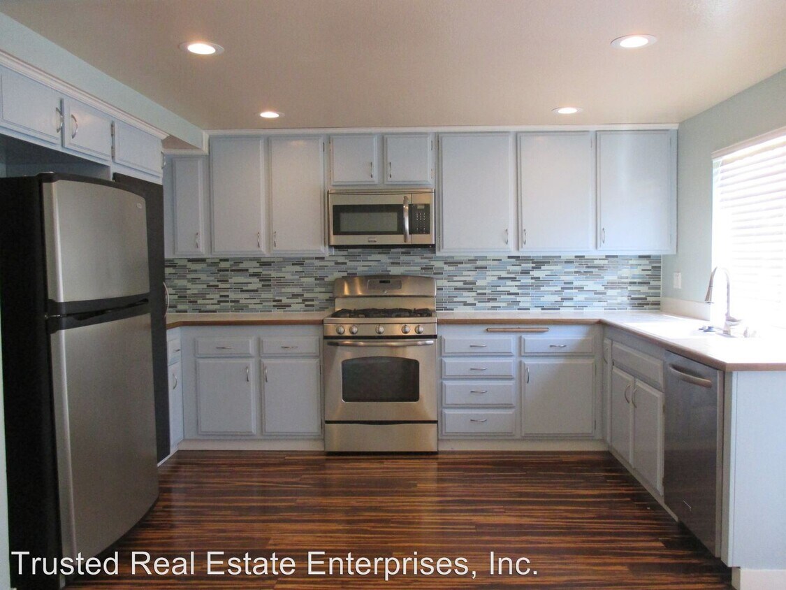Foto principal - 3 br, 2 bath House - 6919 Gull Court