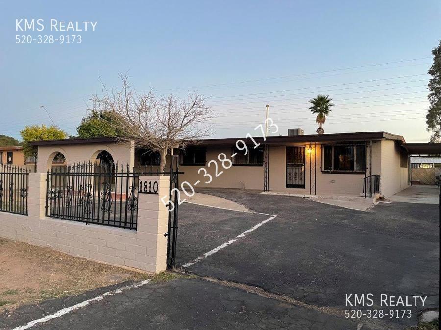 Primary Photo - 4 Bedroom 2 Bath- 1810 E Virginia Street- ...