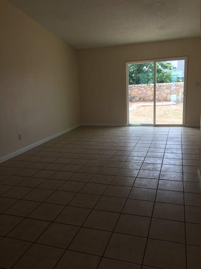 Building Photo - 815 Silvestre Rd