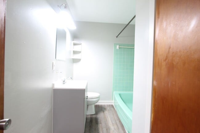 Building Photo - 4BR 2BA New On The Market! Cute! Cute! Cute! Better Hurry To See This One!!