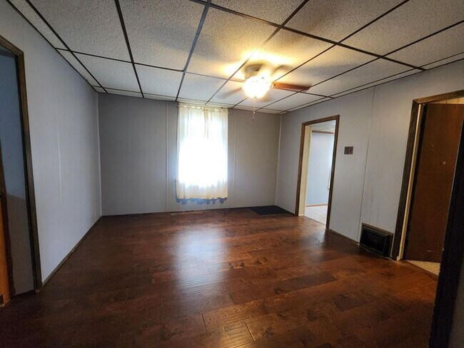 Foto del edificio - 3 Bedroom House with Garage