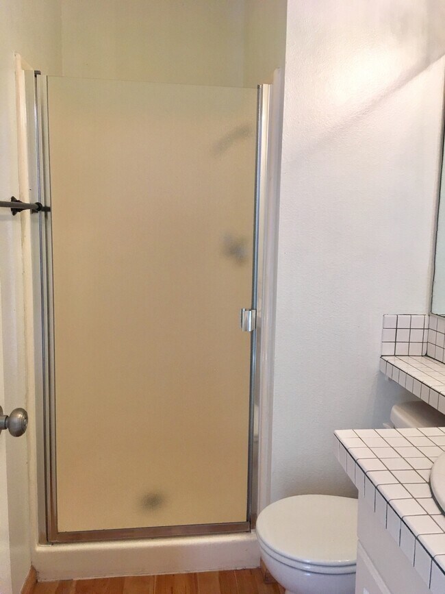 Foto del edificio - OUTSTANDING 4 BEDROOM HOME IN GATED COMMUNITY