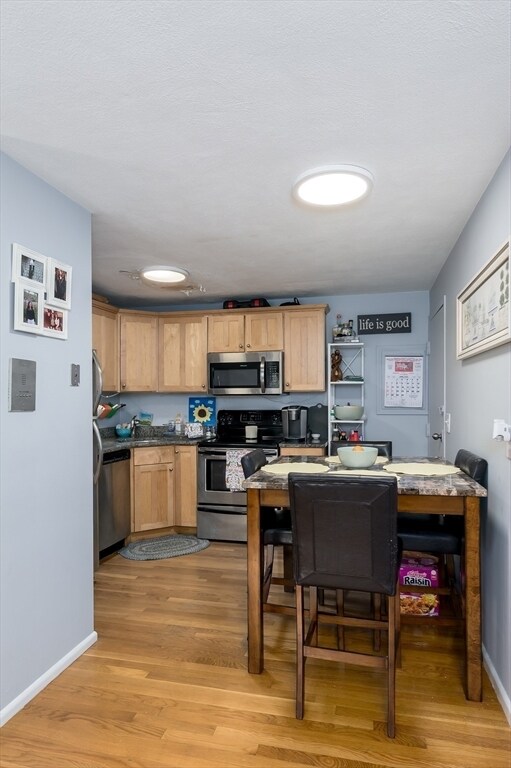 Building Photo - 221 Minot St