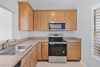 Building Photo - 6091 Lakefront Dr