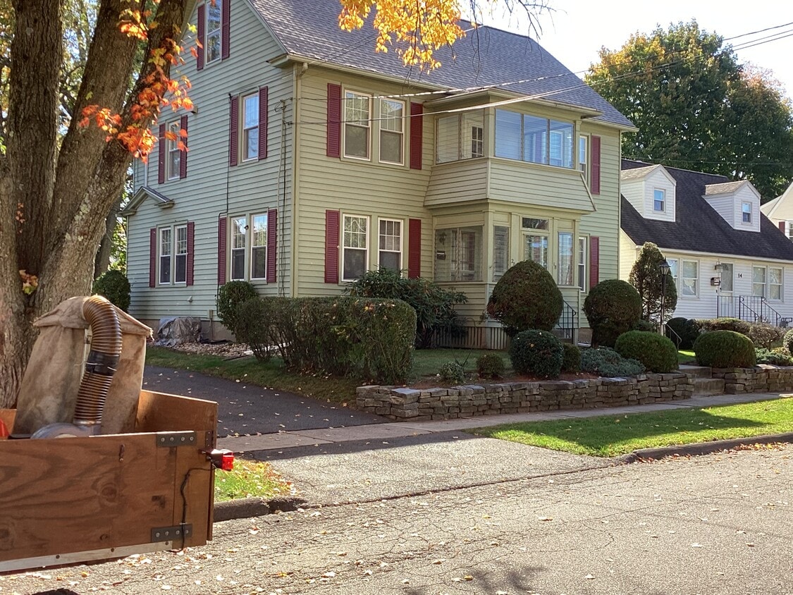 Photo - 18 Rockland St (Wethersfield, CT)