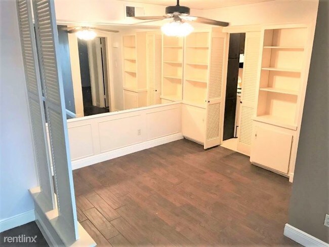 Foto del edificio - 1 br, 1 bath Condo - 800 N Post Oak Rd