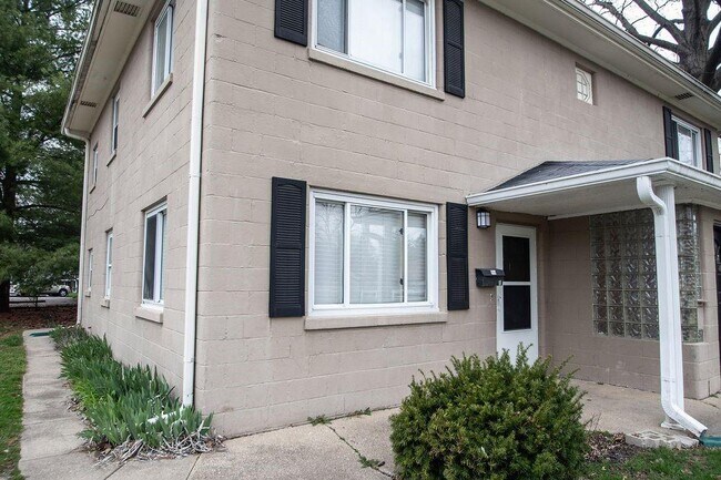 Building Photo - 861 N 11th St