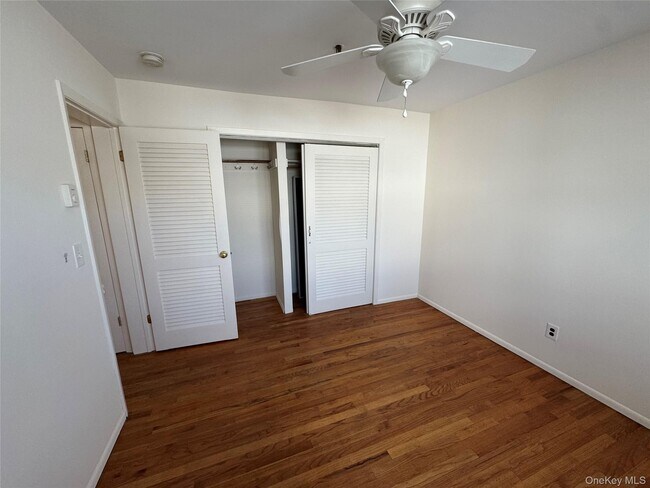 Foto del edificio - 240-242 E Main St