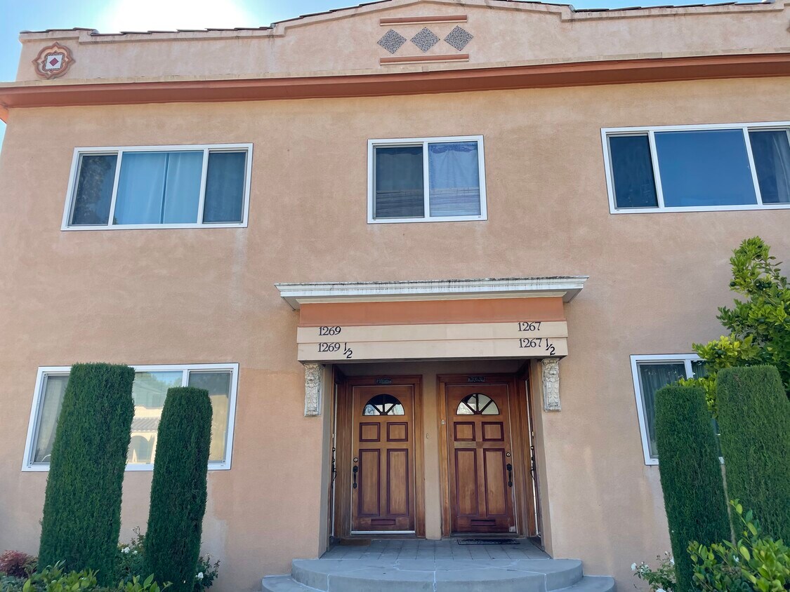 Primary Photo - 1267 S Plymouth Blvd