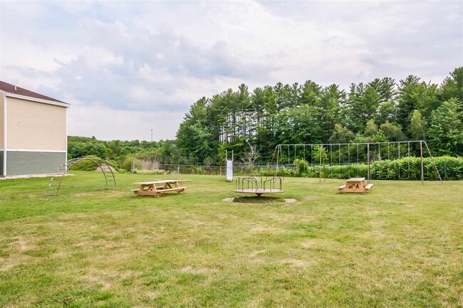 Building Photo - 1227 Lilac Ln