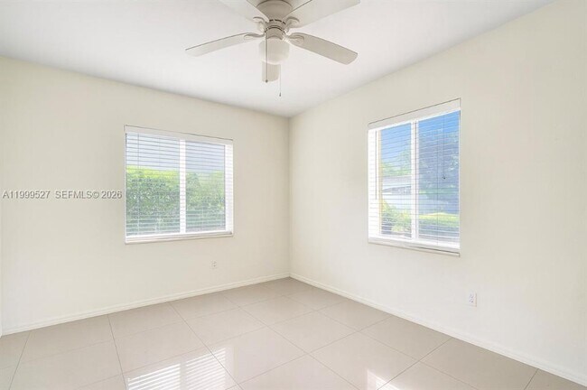 Foto del edificio - 729 NE 16th Ave