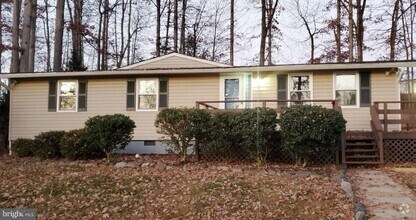 Building Photo - 116 Lakeview Pkwy