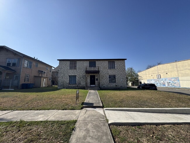1 bedroom and 1 bathroom unit available at... - 1 bedroom and 1 bathroom unit available at... Apartment