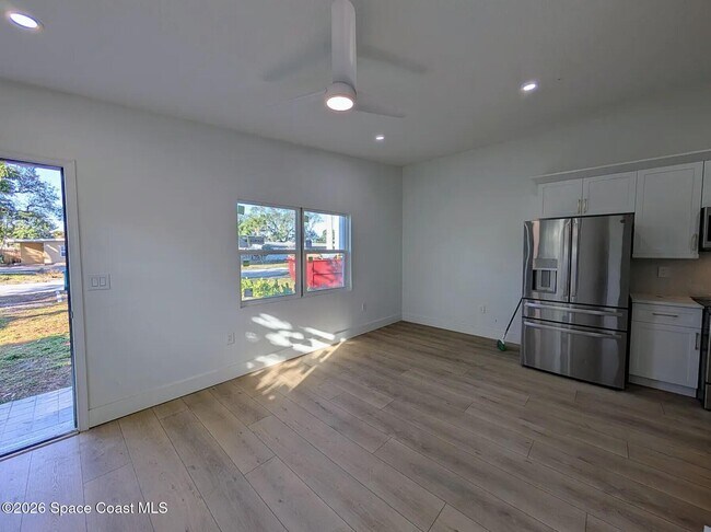 Foto del edificio - 1827 Guava Ave