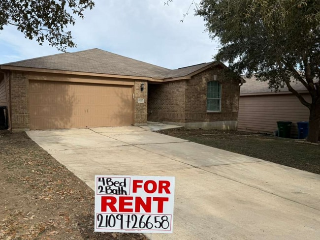 Foto del edificio - 6127 Blind Meadow