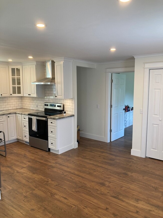 Building Photo - 18 Fairfield Ave