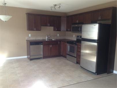 Building Photo - 3 bedroom in Grande Prairie AB T8V8H2