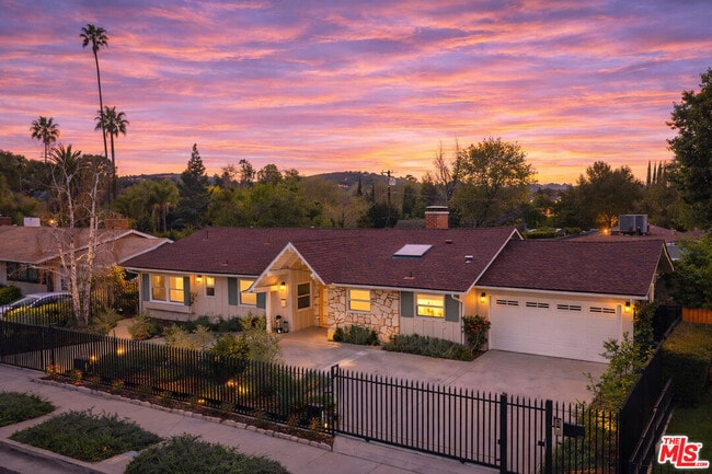 Foto del edificio - 4731 Deseret Dr