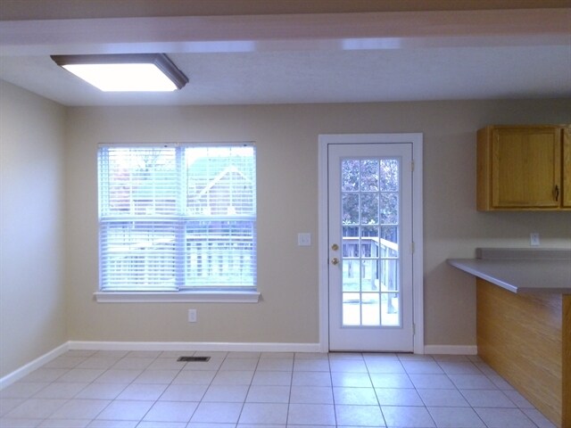 Building Photo - 3438 Meadowhill Drive