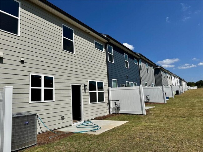 Foto del edificio - 440 Pt Pl Dr