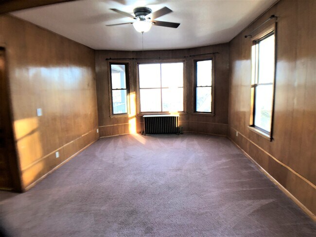 Living Room - 1131 Jessie St