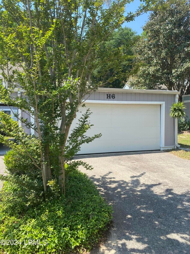 Primary Photo - 900 Brotherhood Rd