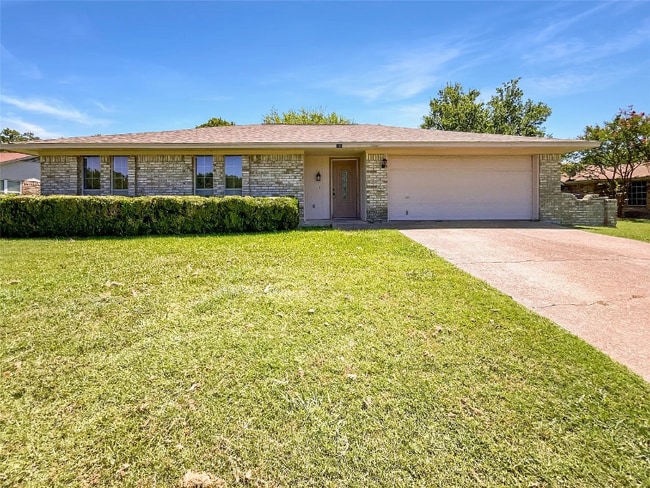 Building Photo - 116 Creekview Dr W