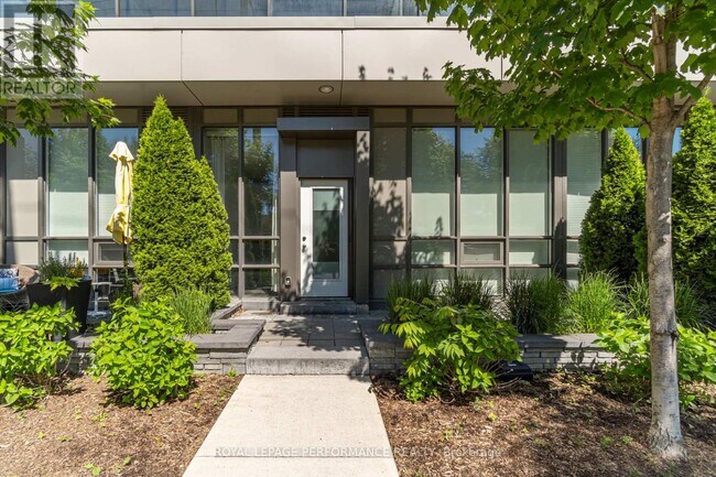 Photo du bâtiment - 8 Fieldway Rd