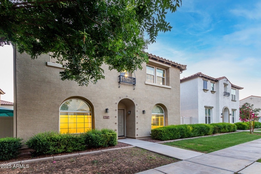 Foto principal - 955 S Henry Ln