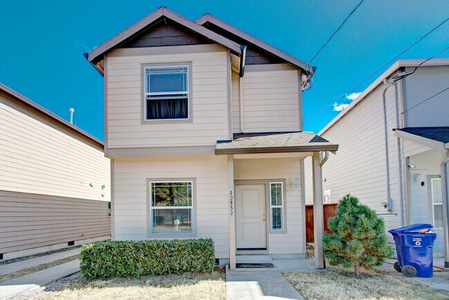 Foto del edificio - Beautiful - Newer Home